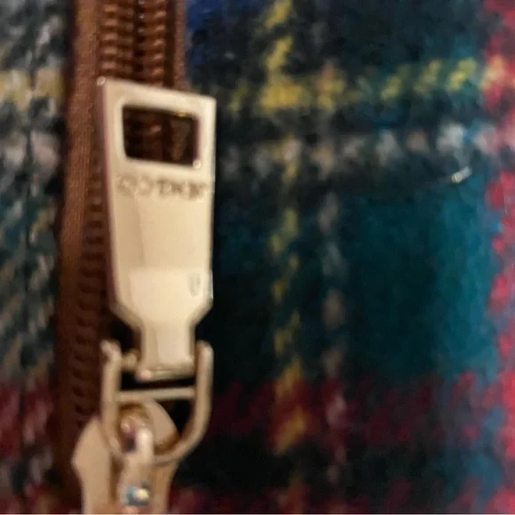 Elegant Plaid Crossbody Bag with Brown Trim - Picture 7 of 8